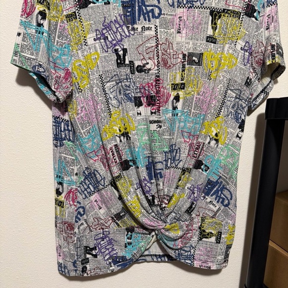 Women’s Love Streak twist front graffiti top - Picture 2 of 4